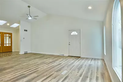 6152 Southern Hills Court, Canfield, OH 44406 - Photo 11