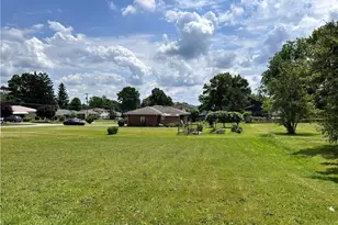 301 Park Dr, Campbell, OH 44405 - Photo 5