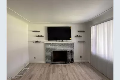 301 Park Drive, Campbell, OH 44405 - Photo 7