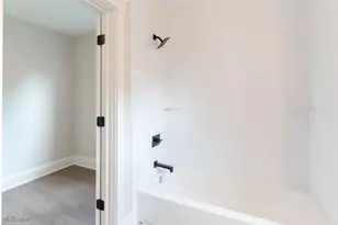 1464 E 123 St, Loveland, OH 44106 - Photo 47