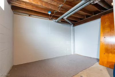 1092 Sutherland Avenue, Akron, OH 44314 - Photo 29