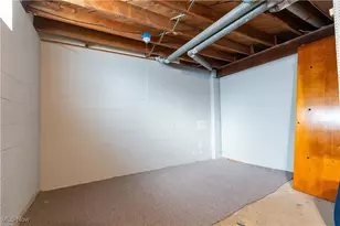 1092 Sutherland Ave, Akron, OH 44314 - Photo 29