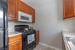 1092 Sutherland Ave, Akron, OH 44314 - Photo 13