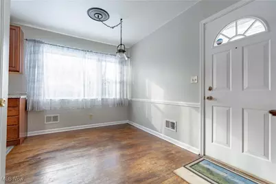 1092 Sutherland Avenue, Akron, OH 44314 - Photo 7