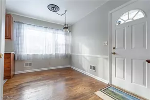 1092 Sutherland Ave, Akron, OH 44314 - Photo 7