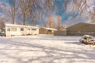 1092 Sutherland Ave, Akron, OH 44314 - Photo 35