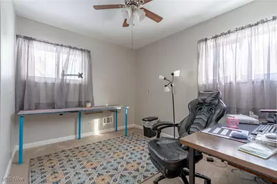 1092 Sutherland Avenue, Akron, OH 44314 - Photo 15