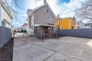 2092 W 101st St, Loveland, OH 44102 - Photo 3