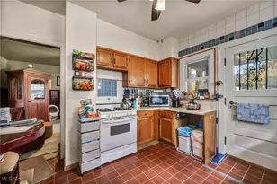 2205 Grandview Ave, Cleveland Heights, OH 44106 - Photo 11