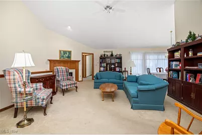 668 Sally Circle #45, Wadsworth, OH 44281 - Photo 3