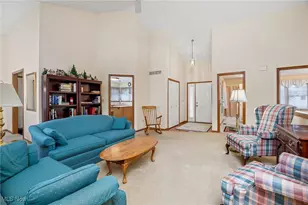 668 Sally Cir, Wadsworth, OH 44281 - Photo 5