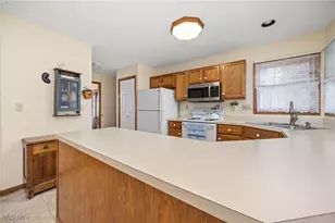 668 Sally Cir, Wadsworth, OH 44281 - Photo 11