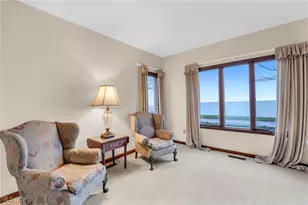 4502 Edgewater Dr, Sheffield Lake, OH 44054 - Photo 9