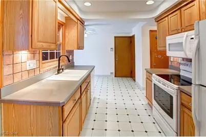 20825 Fairmount Boulevard, Loveland, OH 44118 - Photo 13