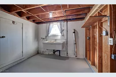 7501 Roy Andrews Road NW, New Philadelphia, OH 44663 - Photo 25