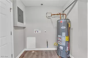 1092 Peerless Ave, Akron, OH 44320 - Photo 13