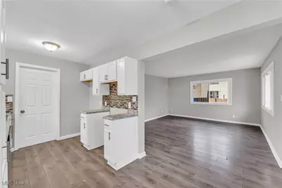 1092 Peerless Avenue, Akron, OH 44320 - Photo 9