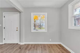 1092 Peerless Ave, Akron, OH 44320 - Photo 3