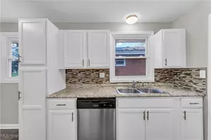 1092 Peerless Ave, Akron, OH 44320 - Photo 11