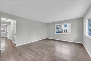 1092 Peerless Ave, Akron, OH 44320 - Photo 7