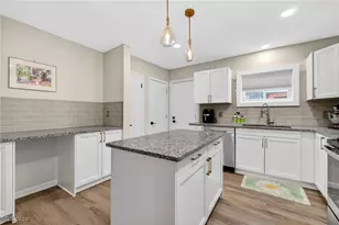 1570 Stadelman Ave, Akron, OH 44320 - Photo 9