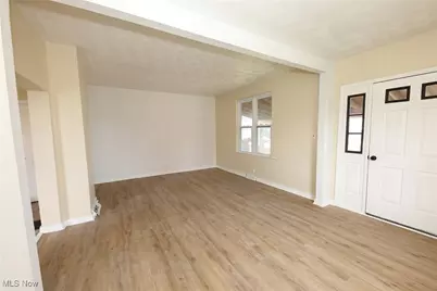 340 Indiana Avenue, Chester, WV 26034 - Photo 5