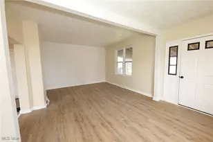 340 Indiana Ave, Chester, WV 26034 - Photo 5