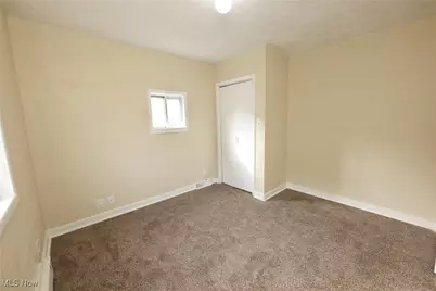 340 Indiana Avenue, Chester, WV 26034 - Photo 13