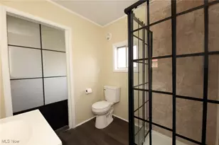 340 Indiana Ave, Chester, WV 26034 - Photo 15