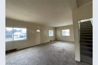 206 6th Street NW, New Philadelphia, OH 44663 - Photo 5