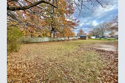 591 Hemlock Drive, Euclid, OH 44132 - Photo 5