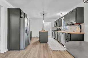 9825 Struthers Rd, New Middletown, OH 44442 - Photo 13