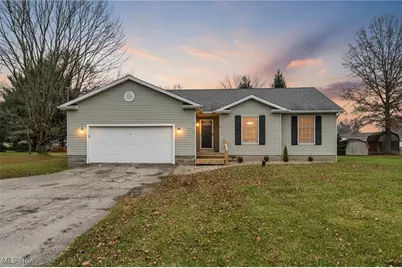 9825 Struthers Road, New Middletown, OH 44442 - Photo 1