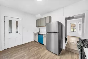 2751 Noble Rd, Cleveland Heights, OH 44121 - Photo 9