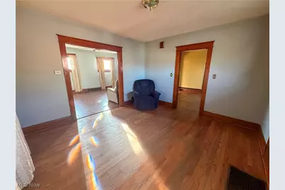 2426 Shirley Road, Youngstown, OH 44502 - Photo 5