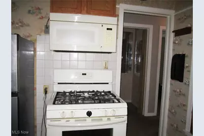 1081 Seward Avenue, Akron, OH 44320 - Photo 13