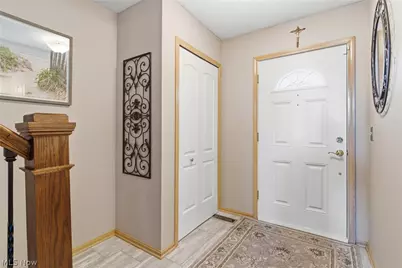 17209 Sun Meadow Trail, Strongsville, OH 44149 - Photo 5