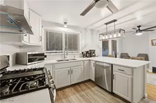 1015 37th St NW, Canton, OH 44709 - Photo 9