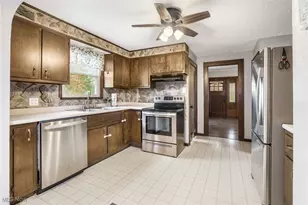 3840 Waynesburg Dr SE, Canton, OH 44707 - Photo 15