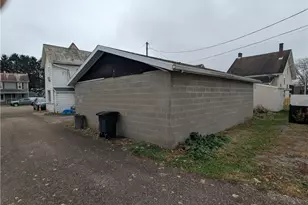 212 7th St NW, New Philadelphia, OH 44663 - Photo 5