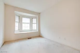 9861 Country Club Cir, Twinsburg, OH 44087 - Photo 19