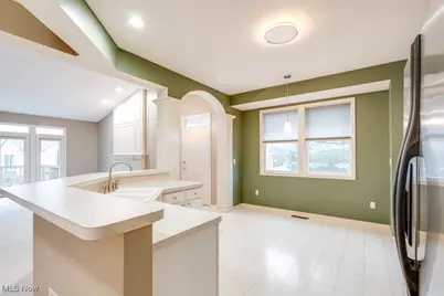 9861 Country Club Circle, Twinsburg, OH 44087 - Photo 11
