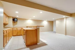 9861 Country Club Cir, Twinsburg, OH 44087 - Photo 25