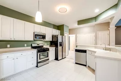 9861 Country Club Circle, Twinsburg, OH 44087 - Photo 9