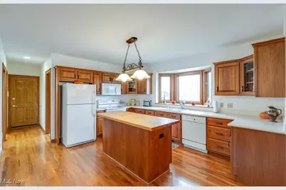 4700 Barnsleigh Drive, Akron, OH 44333 - Photo 17