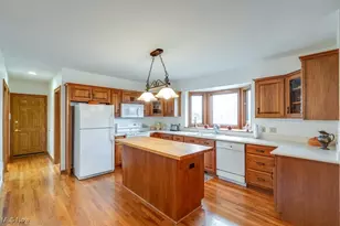 4700 Barnsleigh Dr, Akron, OH 44333 - Photo 17