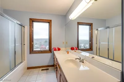 4700 Barnsleigh Drive, Akron, OH 44333 - Photo 37