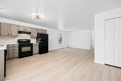 127 Parmely Avenue, Elyria, OH 44035 - Photo 3