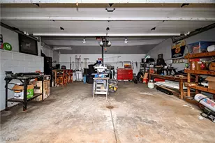 1199 Iona Ave, Akron, OH 44314 - Photo 31