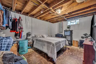 1646 Highview Avenue, Akron, OH 44301 - Photo 27